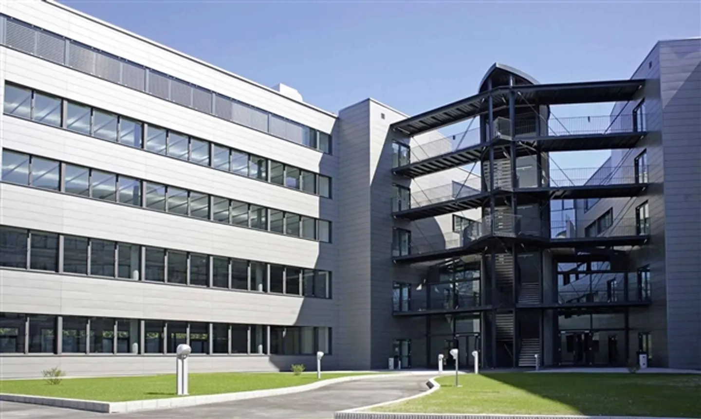 Area in un centro amministrativo e commerciale - Foto 2 di 4