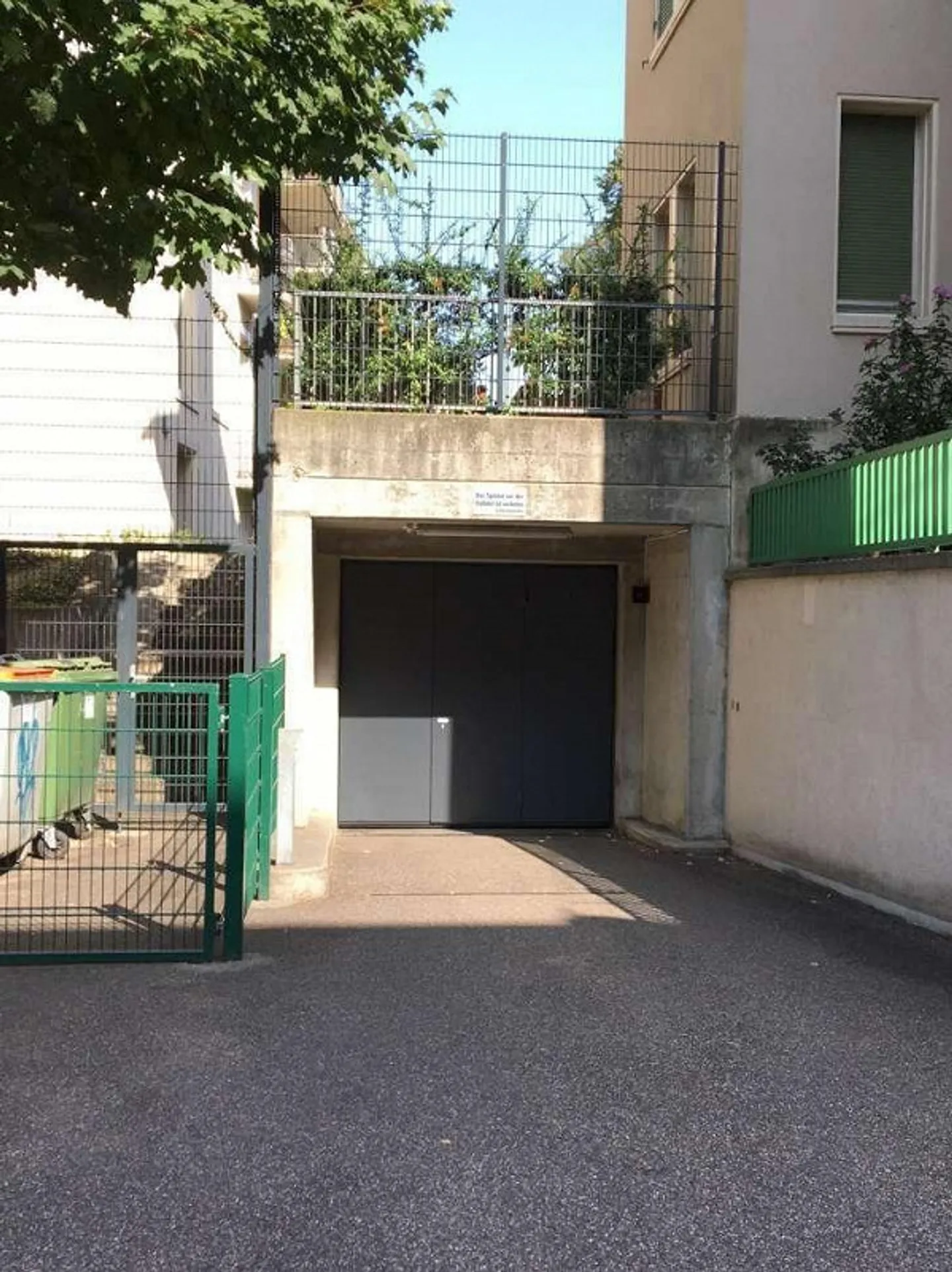 Posto auto in affitto sulla riva del Reno - Foto 2 di 3