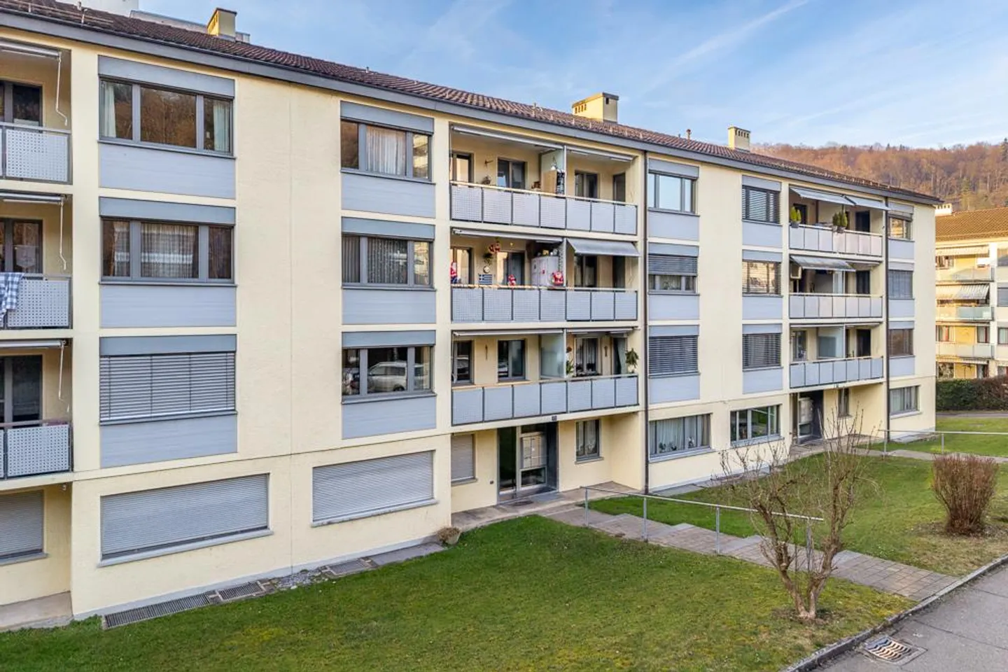 Appartement luxueux de 4 pièces entièrement rénové à Baden - Photo 1 sur 7
