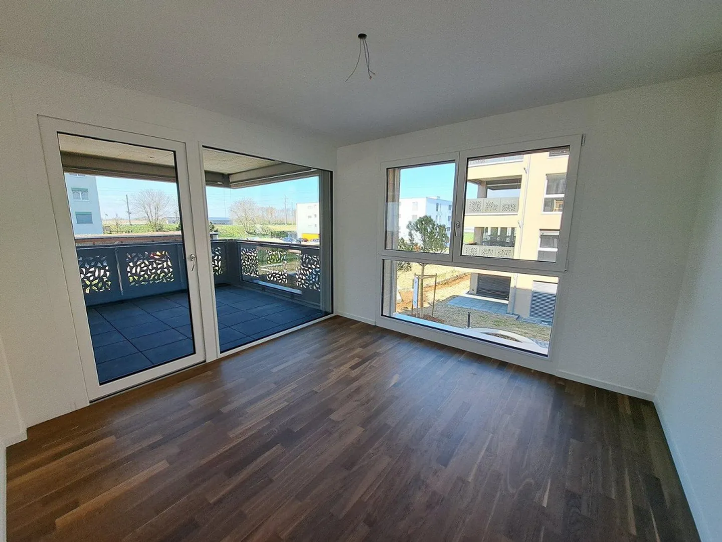 Travailler avec vision - Première location de bureaux de haute qualité à Kerzers - Photo 2 sur 11