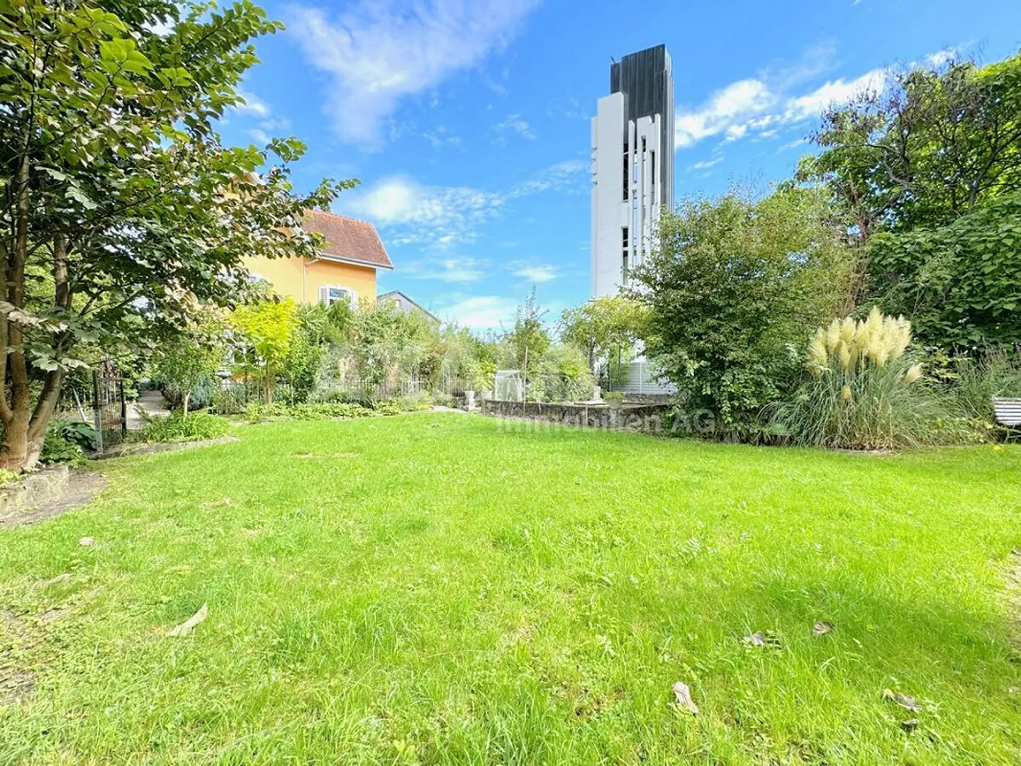 Villa Historique de Ville avec Magnifique Oasis de Jardin au Cœur de Buchs - Photo 23 sur 34