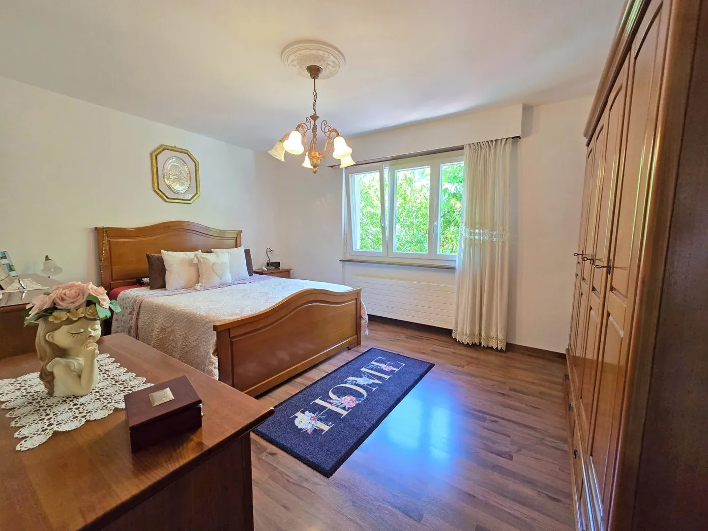 Large Single-Family Villa - Photo 6 of 10
