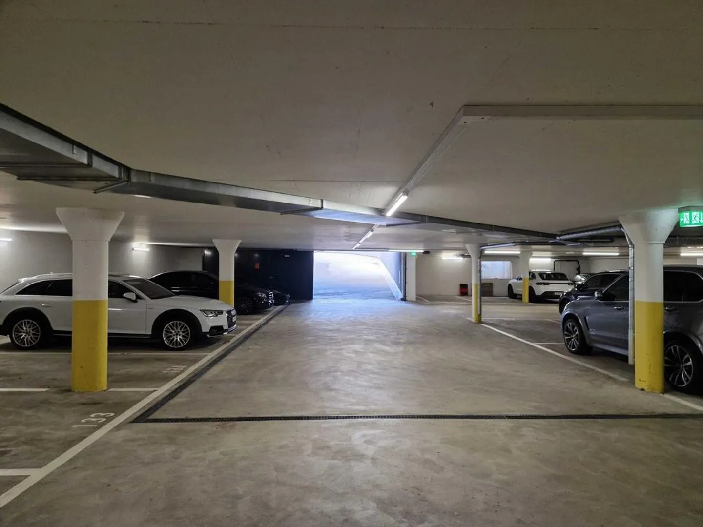 Hai bisogno di un posto auto protetto per il tuo veicolo? - Foto 2 di 2