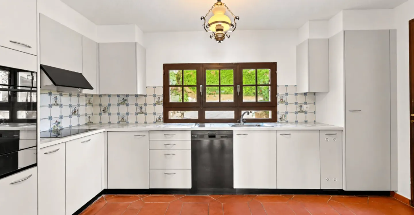 Villa indipendente con piscina e vista panoramica sul lago - Foto 6 di 12