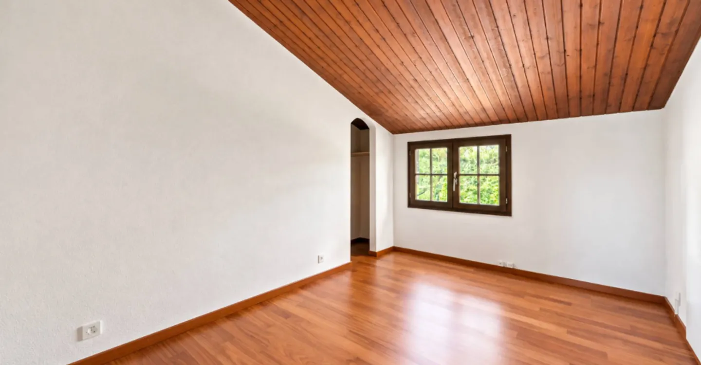 Villa indipendente con piscina e vista panoramica sul lago - Foto 8 di 12