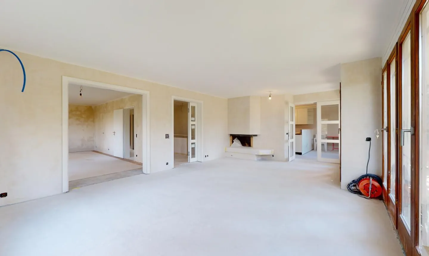Ampio appartamento duplex di 6,5 stanze con grande giardino - Foto 8 di 13