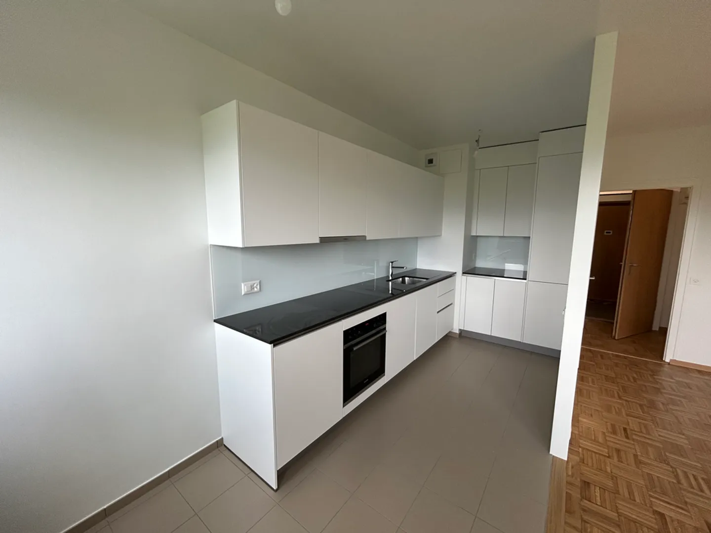 Appartamento di 3 stanze all'8° piano - Foto 2 di 3