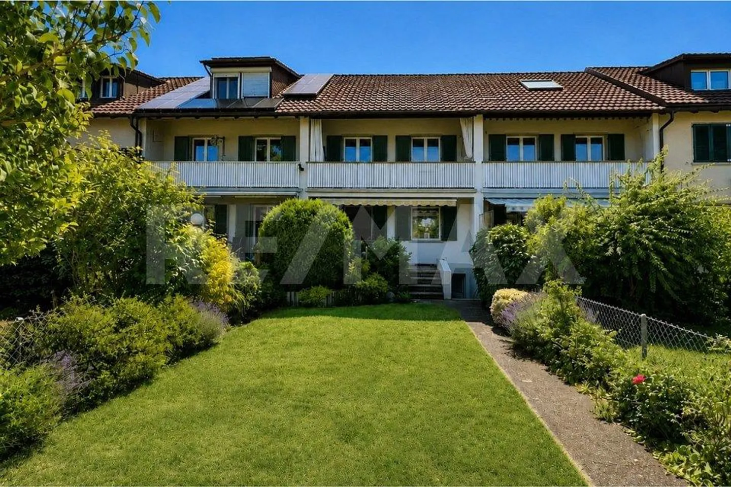Child-friendly living with garden, balcony and plenty of additional space - Photo 5 of 13