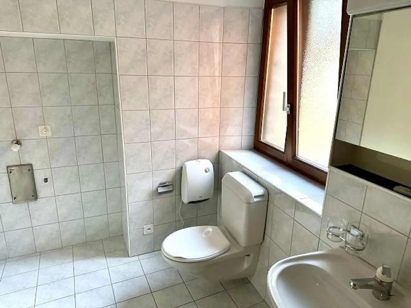 Casa bifamiliare con app. di 3 e 4 locali - Foto 8 di 36