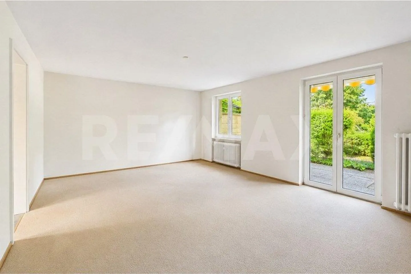 Child-friendly living with garden, balcony and plenty of additional space - Photo 8 of 13