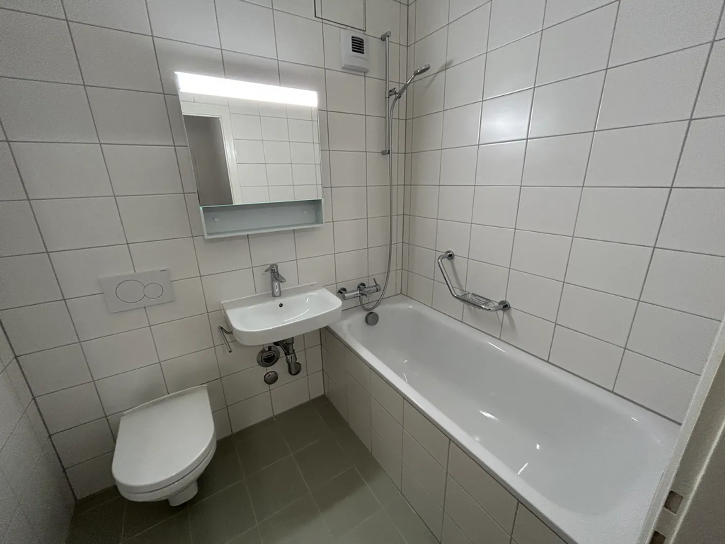 Appartamento di 3 stanze all'8° piano - Foto 3 di 3