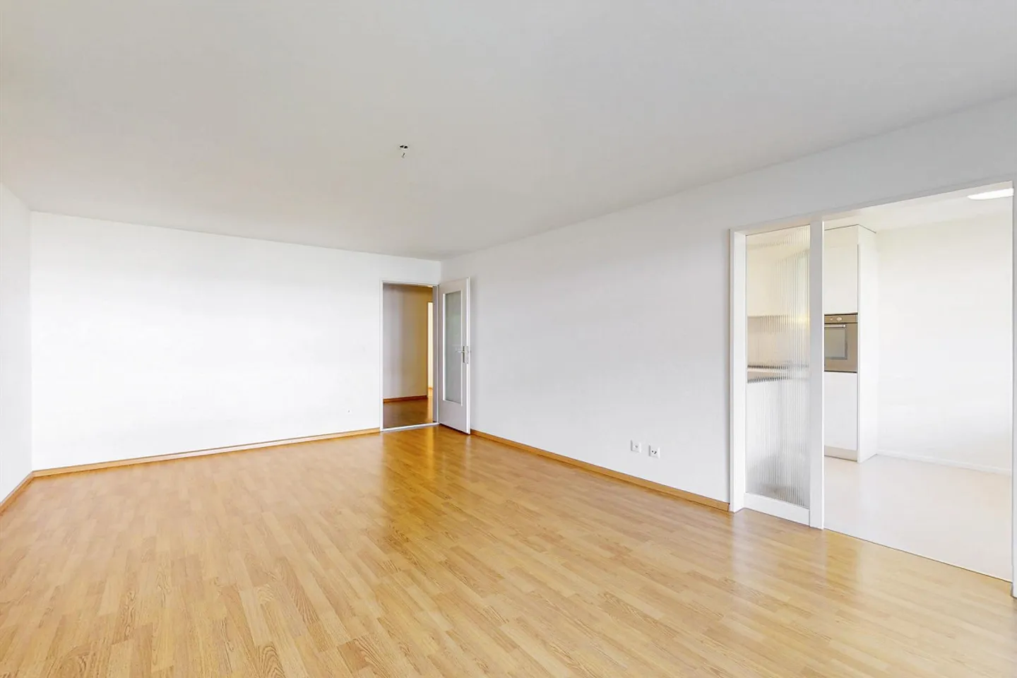 Apartment for rent - Photo 3 of 11