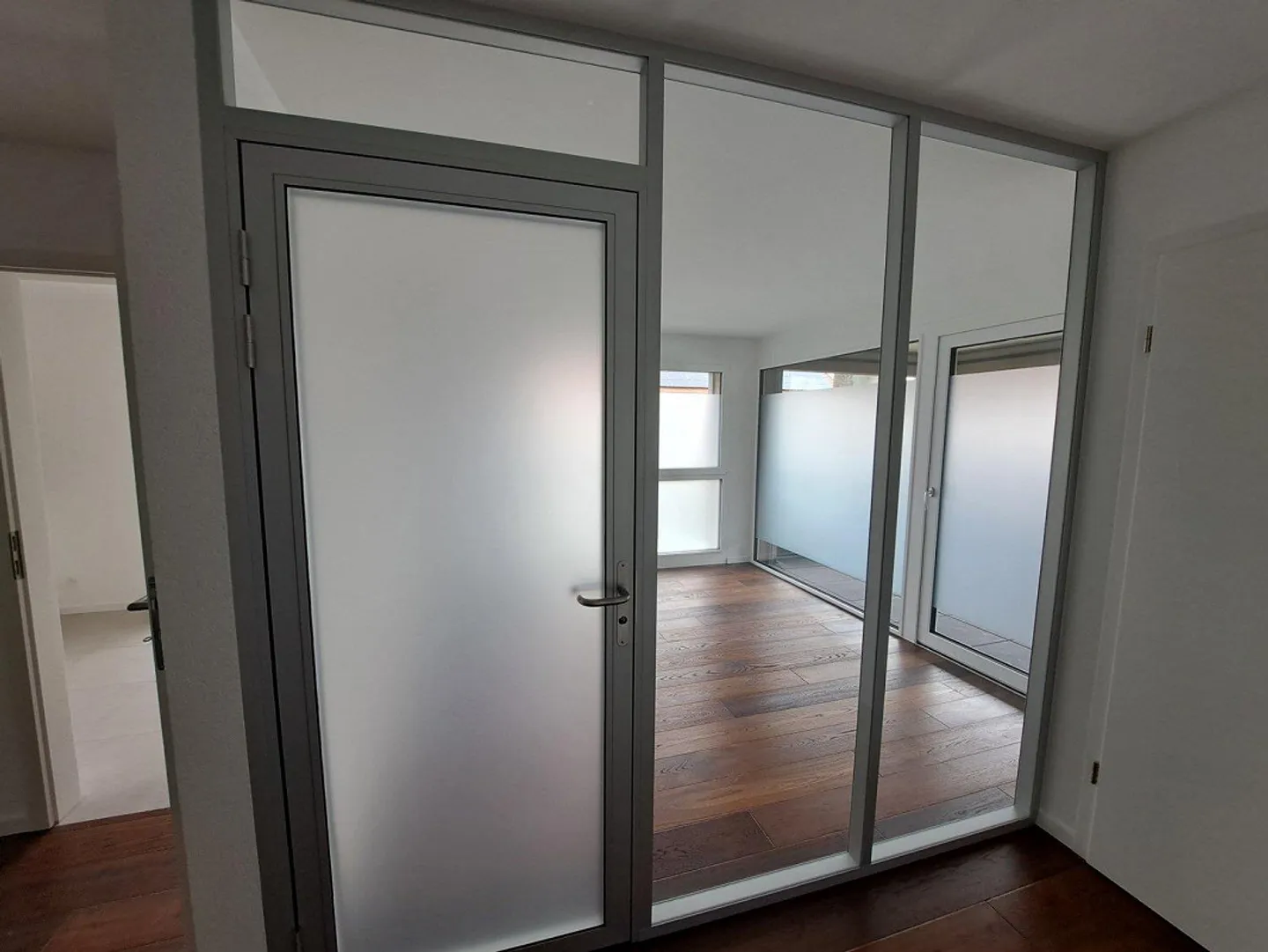 Travailler avec vision - Première location de bureaux de haute qualité à Kerzers - Photo 4 sur 11