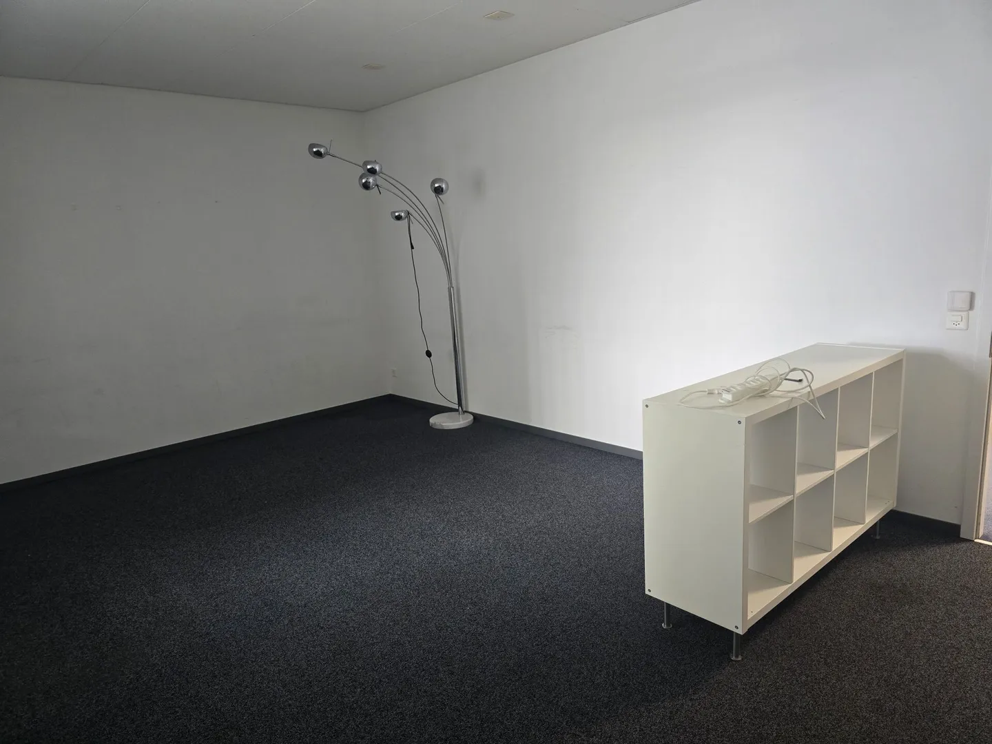 Office space in prime location - Photo 2 of 2