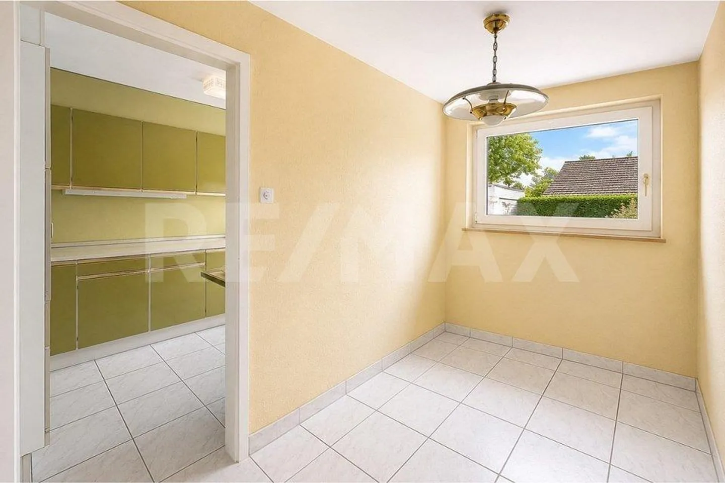 Child-friendly living with garden, balcony and plenty of additional space - Photo 13 of 13