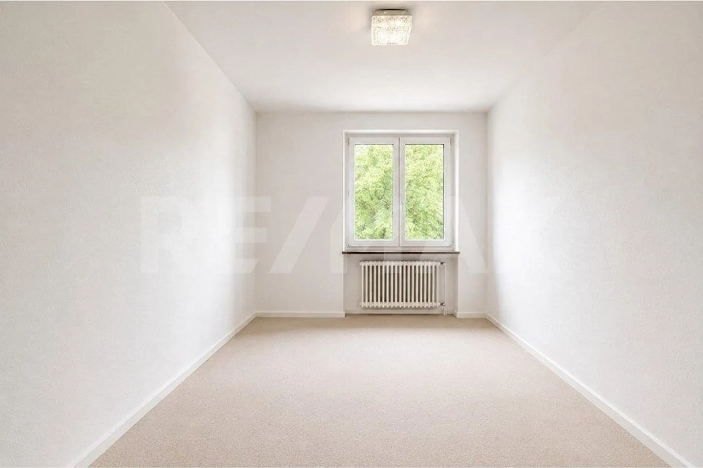 Child-friendly living with garden, balcony and plenty of additional space - Photo 10 of 13