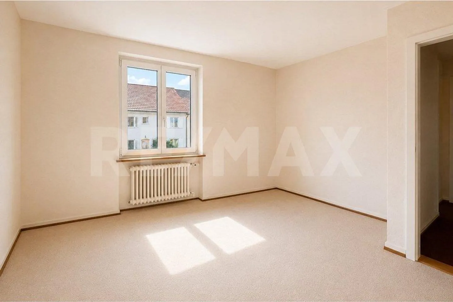 Child-friendly living with garden, balcony and plenty of additional space - Photo 11 of 13