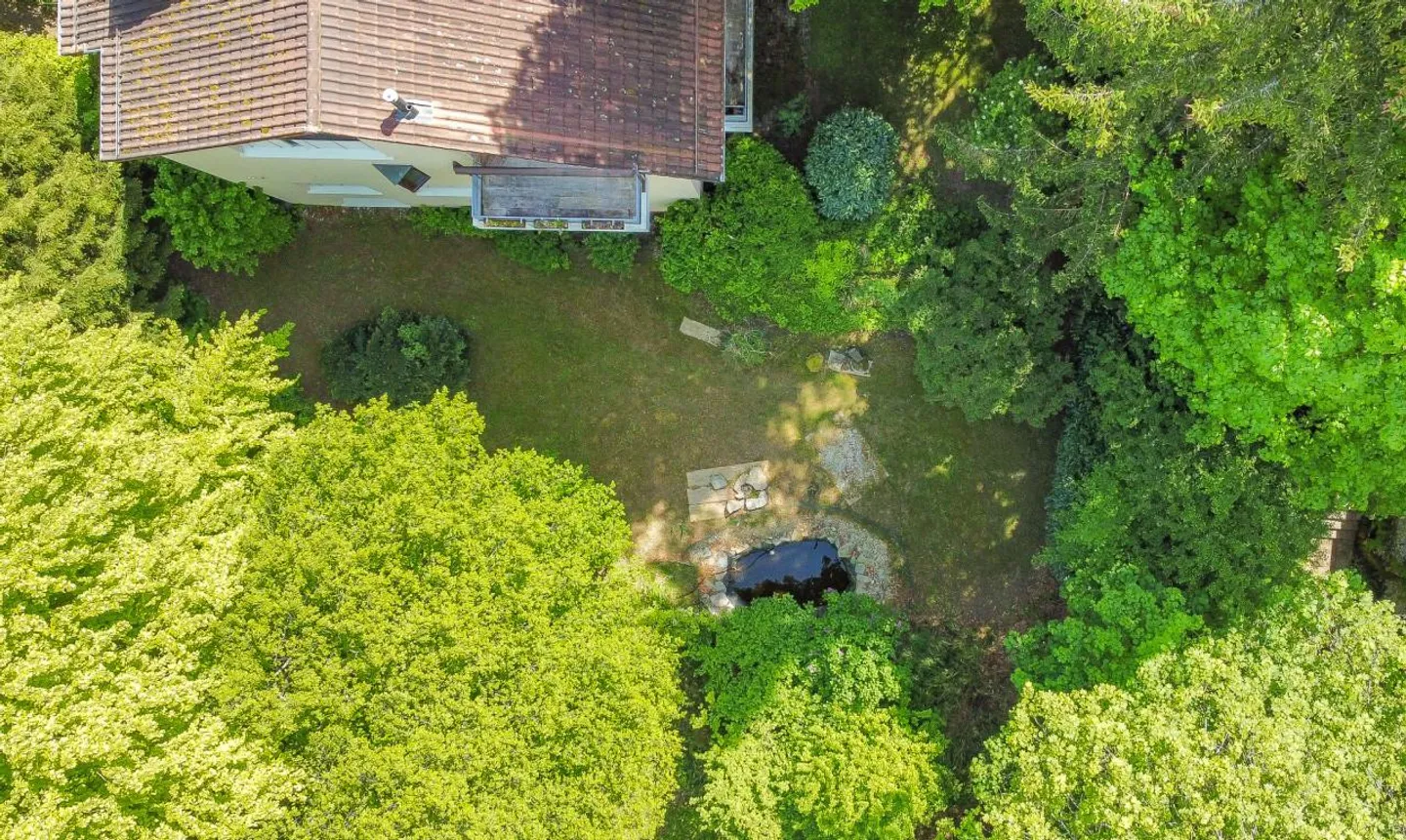 Ampio appartamento duplex di 6,5 stanze con grande giardino - Foto 12 di 13