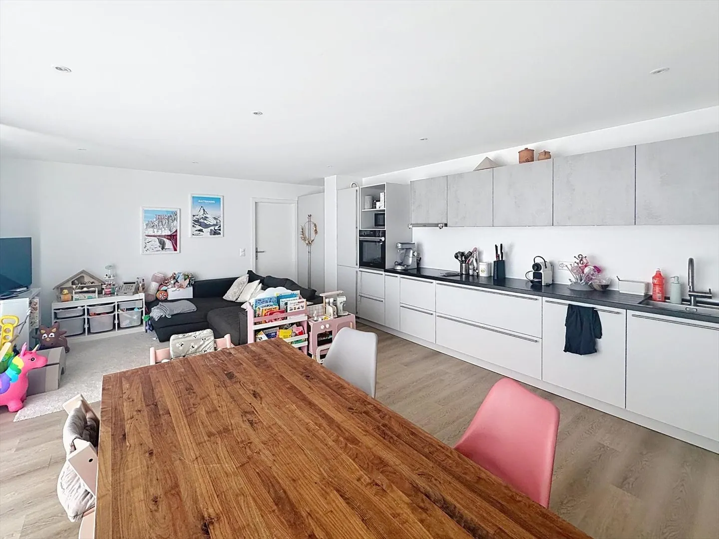 3,5-Zimmer-Penthouse mit großer Terrasse in Gland - Foto 2 von 6