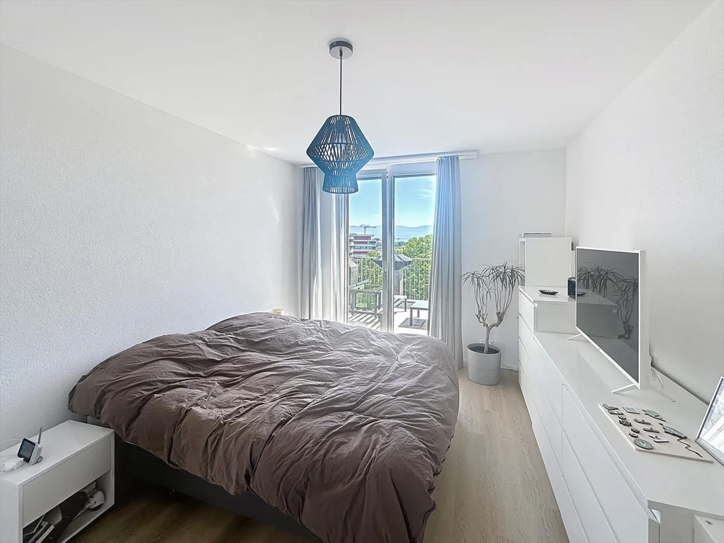 3,5-Zimmer-Penthouse mit großer Terrasse in Gland - Foto 4 von 6