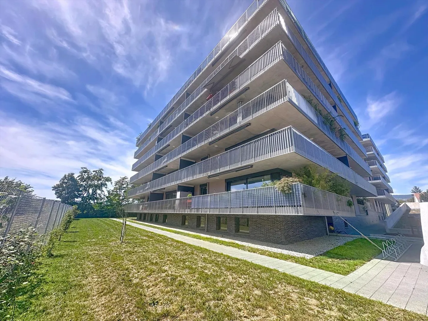 3,5-Zimmer-Penthouse mit großer Terrasse in Gland - Foto 5 von 6