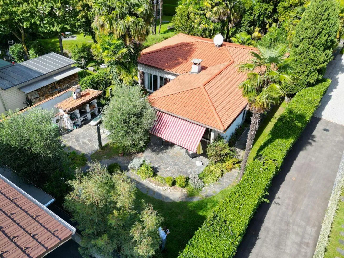 LOSONE investimento in splendida casa unifamiliare - Foto 1 di 10