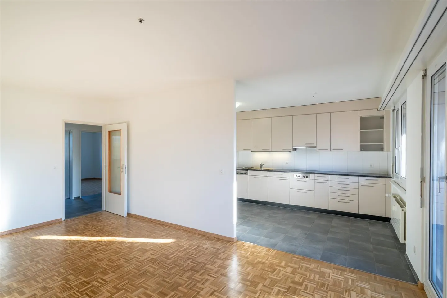 4.5 Room Apartment - Photo 1 of 9