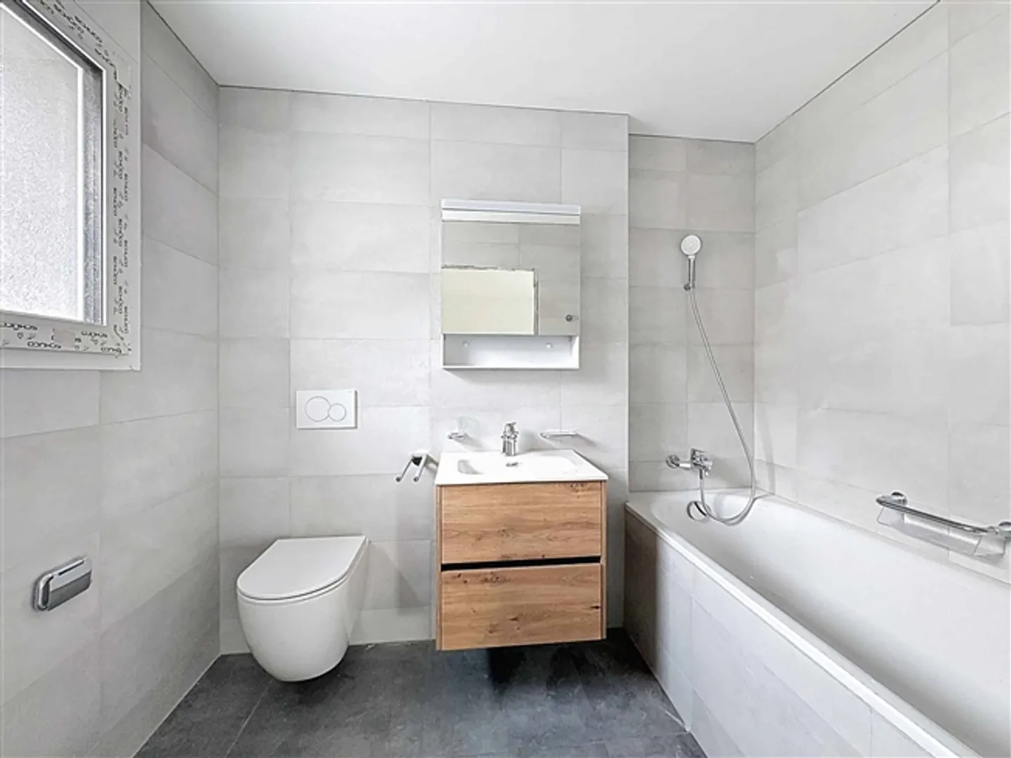 New 3.5-room apartment on the ground floor with terrace - Photo 4 of 7