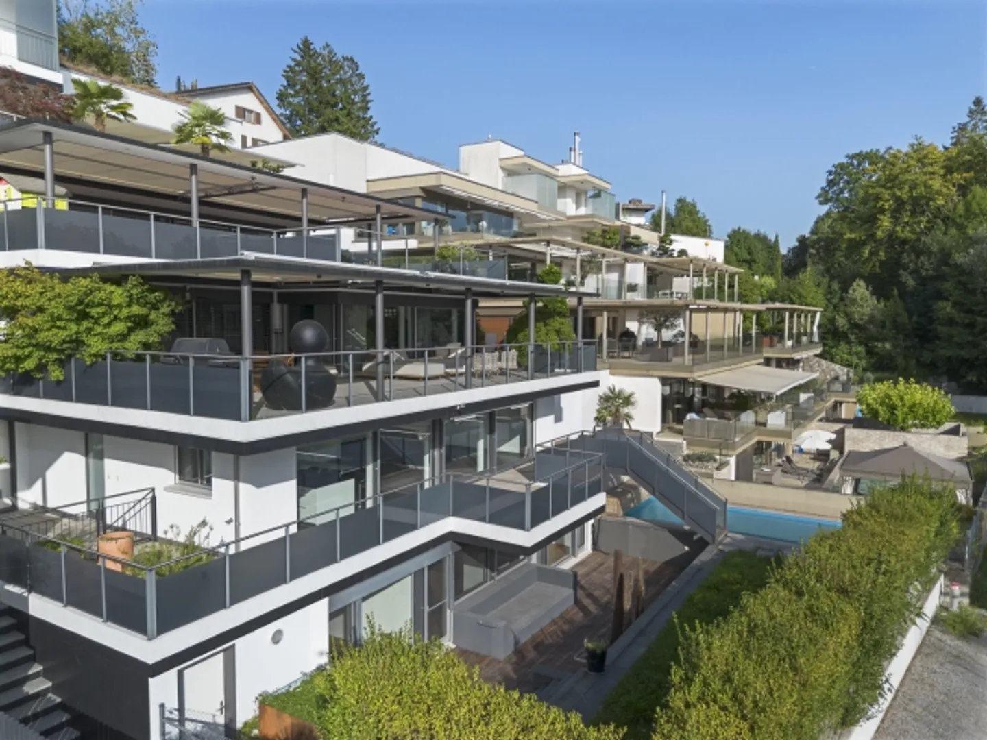 Vivere con piscina, grande terrazza e vista sulla Limmat - Foto 2 di 15