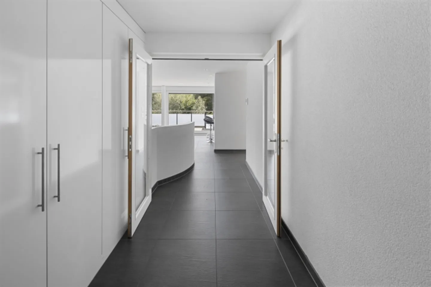 Vivere con piscina, grande terrazza e vista sulla Limmat - Foto 13 di 15