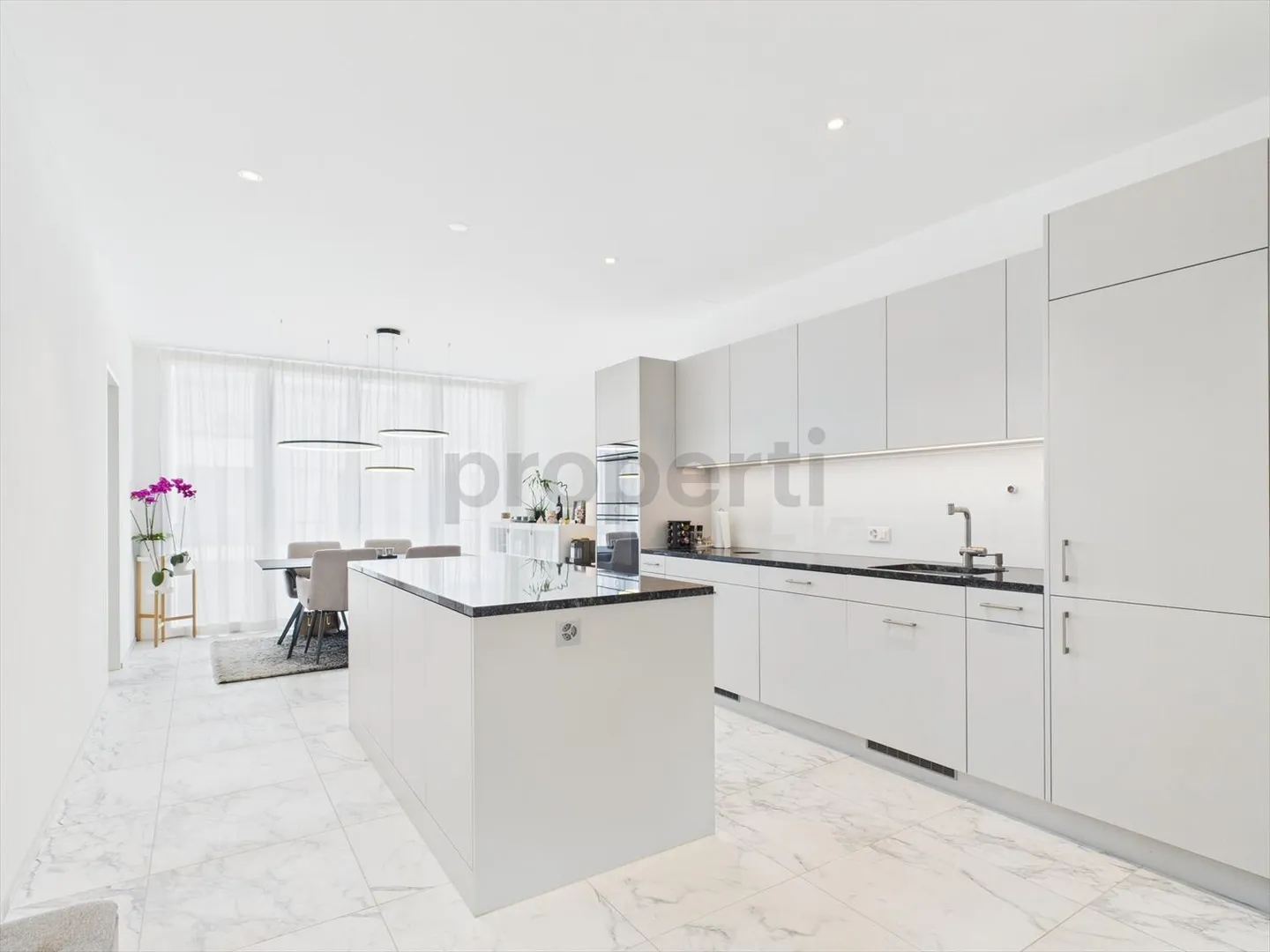 Apartment for rent - Photo 2 of 13