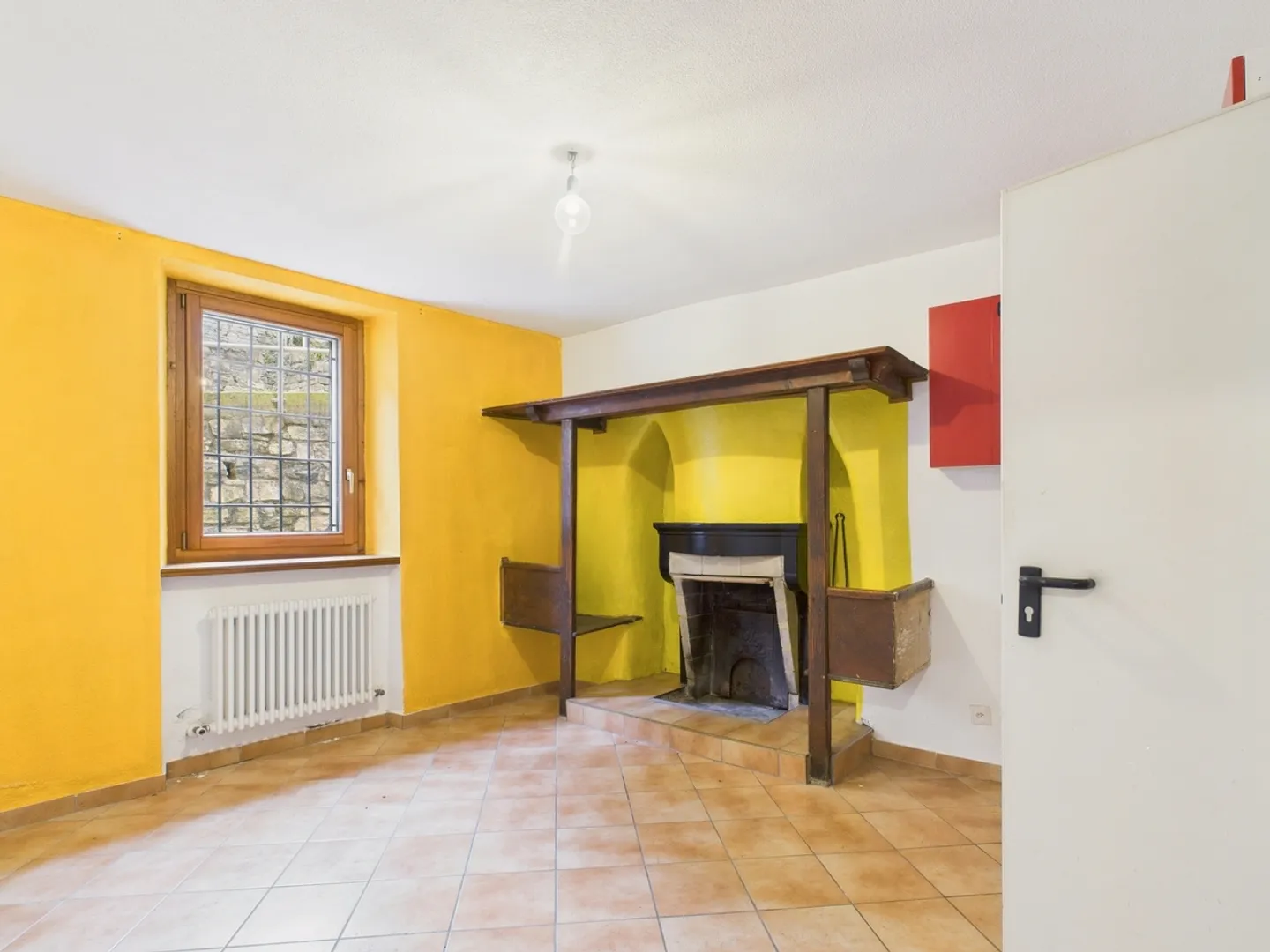 Spacious independent house with 5 rooms in Breggia-Bruzella - Photo 5 of 12