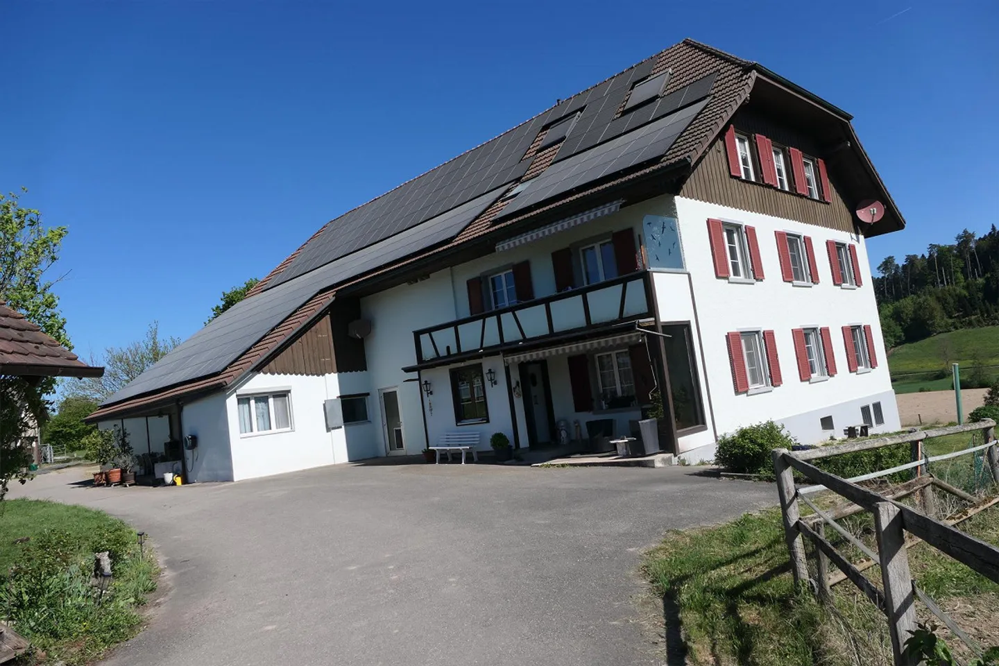 Charmante Wohnung in umgebautem Bauernhof - Foto 1 von 10