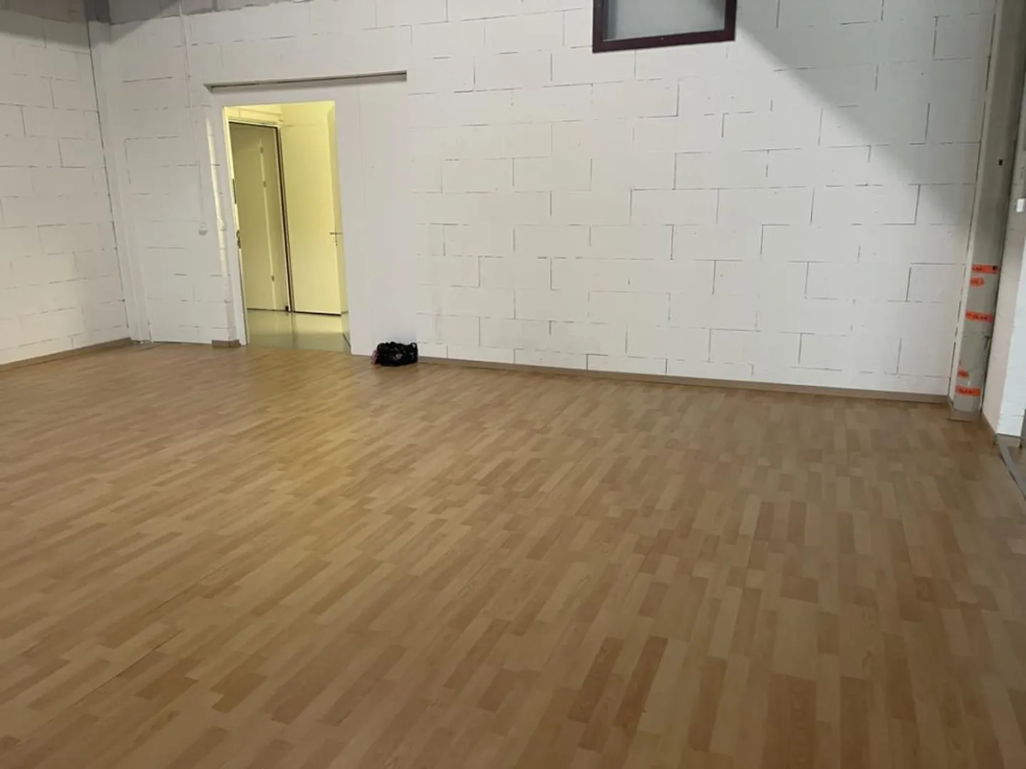 Espace de bureau attrayant à louer à Malters ! - Photo 2 sur 4
