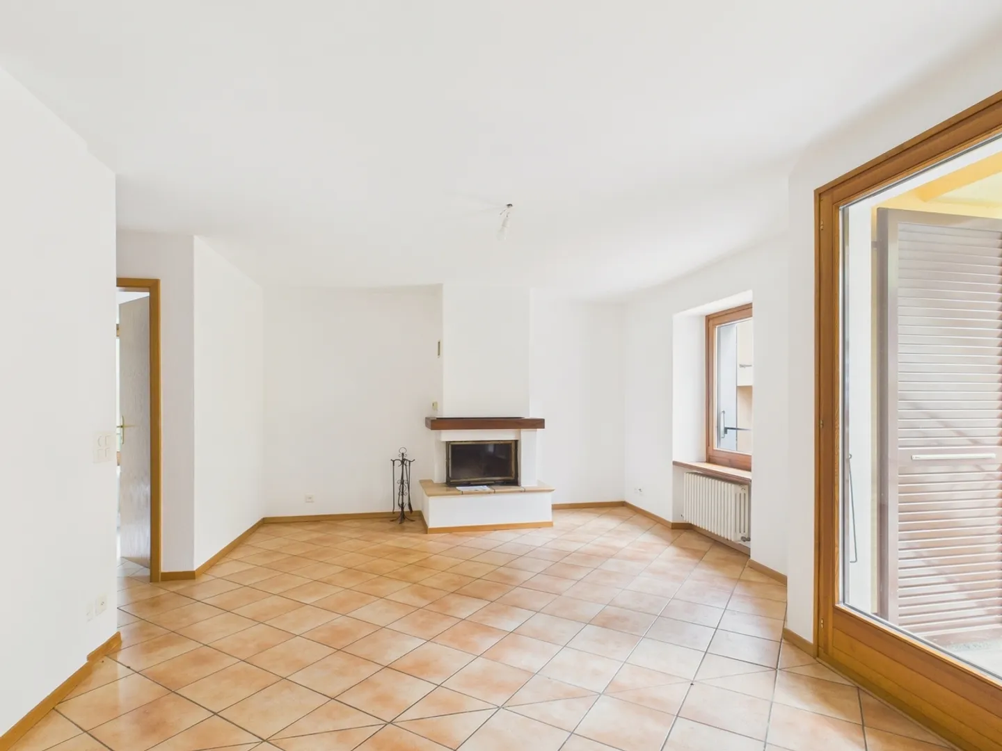 Spacious independent house with 5 rooms in Breggia-Bruzella - Photo 2 of 12