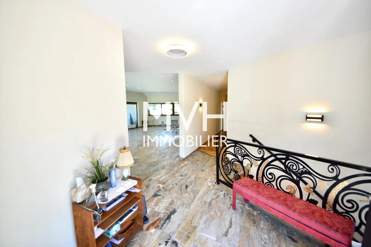 Furnished architect villa 9 rooms in front of landscape - Photo 5 of 9