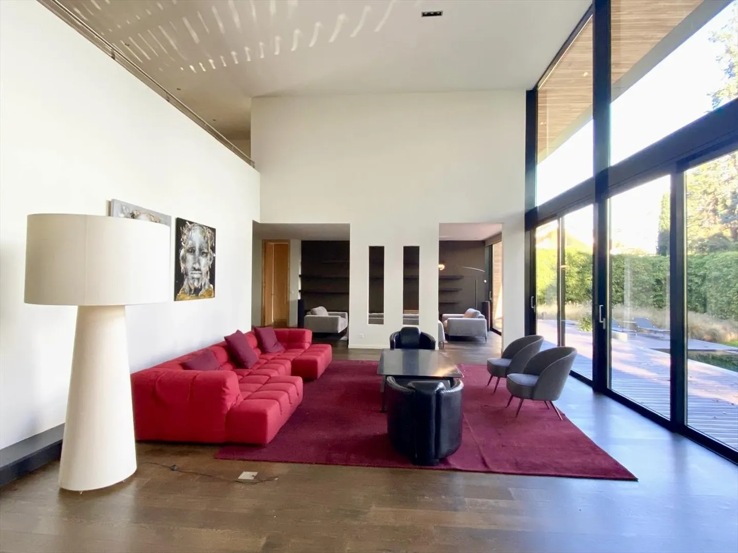 Wunderschöne zeitgenössische Villa - Foto 1 von 7