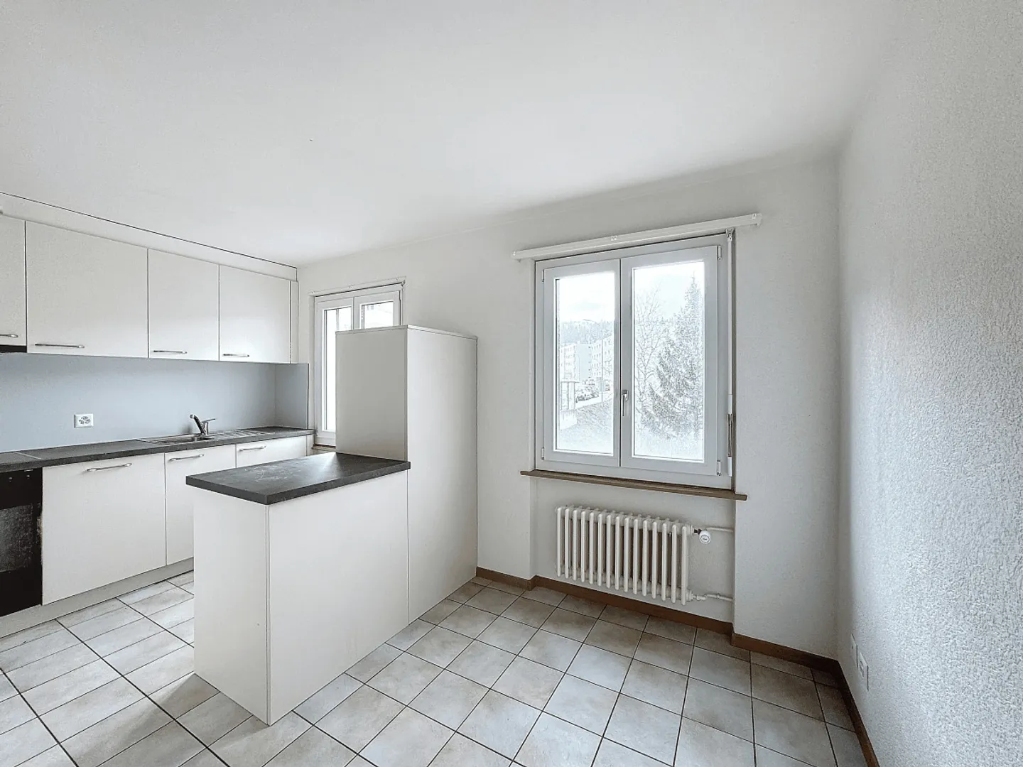 Edificio situato in una zona tranquilla - Foto 2 di 7