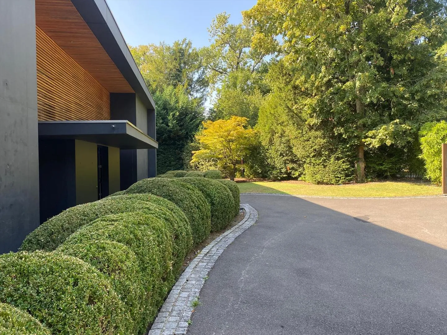 Wunderschöne zeitgenössische Villa - Foto 6 von 7