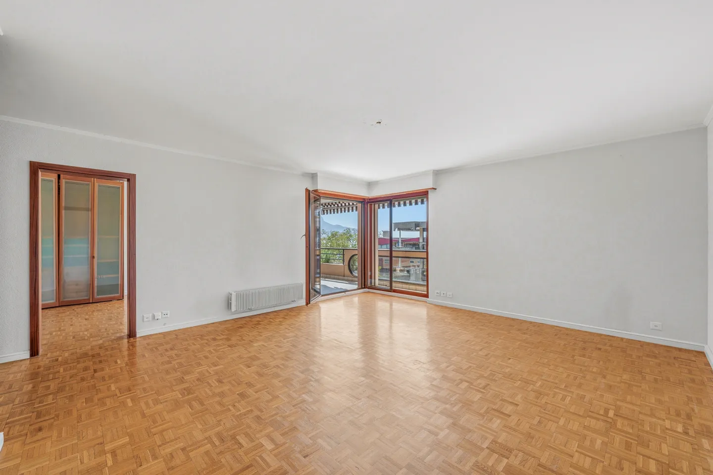 Appartement au bord du lac - Photo 4 sur 11