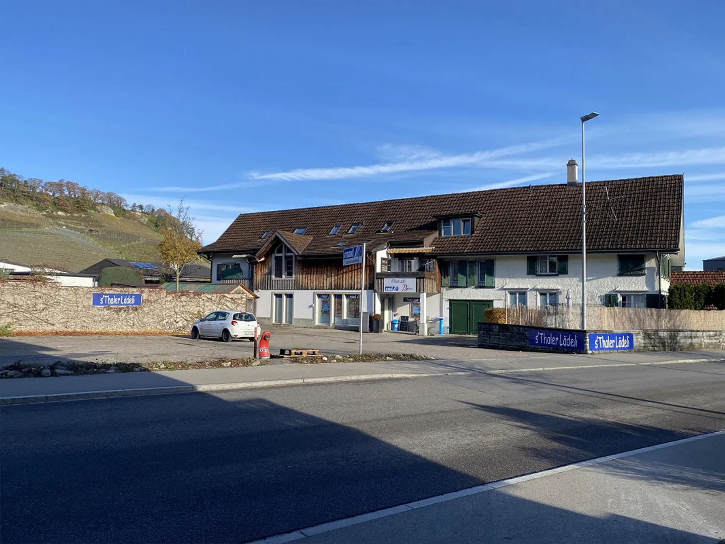 Espace commercial/de stockage de 160 m2 avec un maximum de 627 m2 d'espace extérieur/de stationnement - Photo 3 sur 9