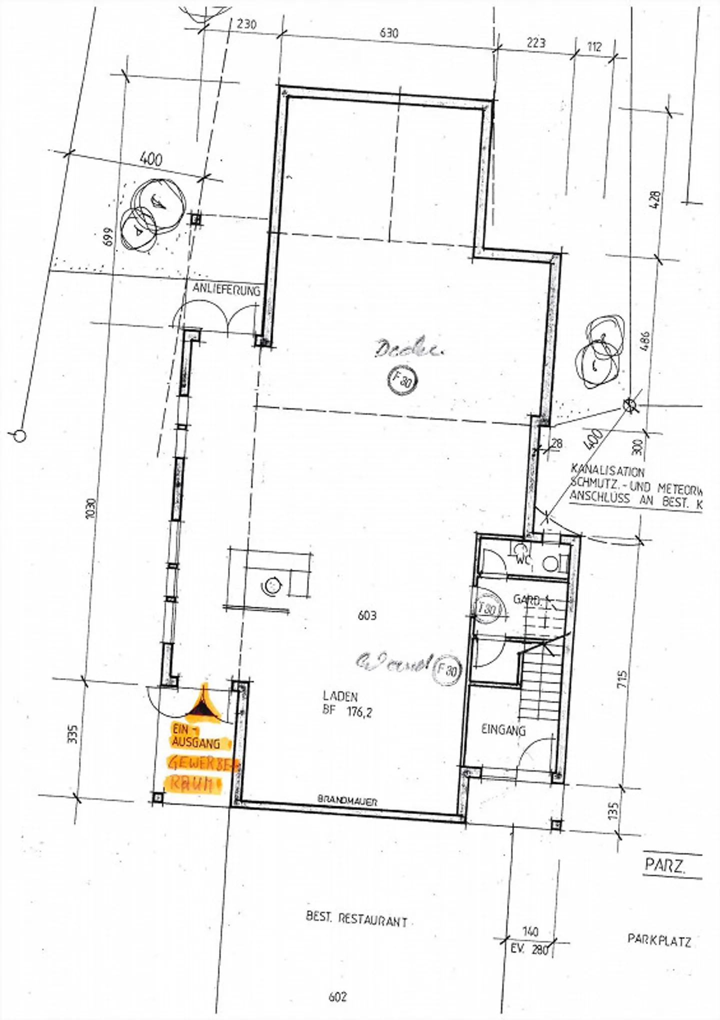 Espace commercial/de stockage de 160 m2 avec un maximum de 627 m2 d'espace extérieur/de stationnement - Photo 4 sur 9
