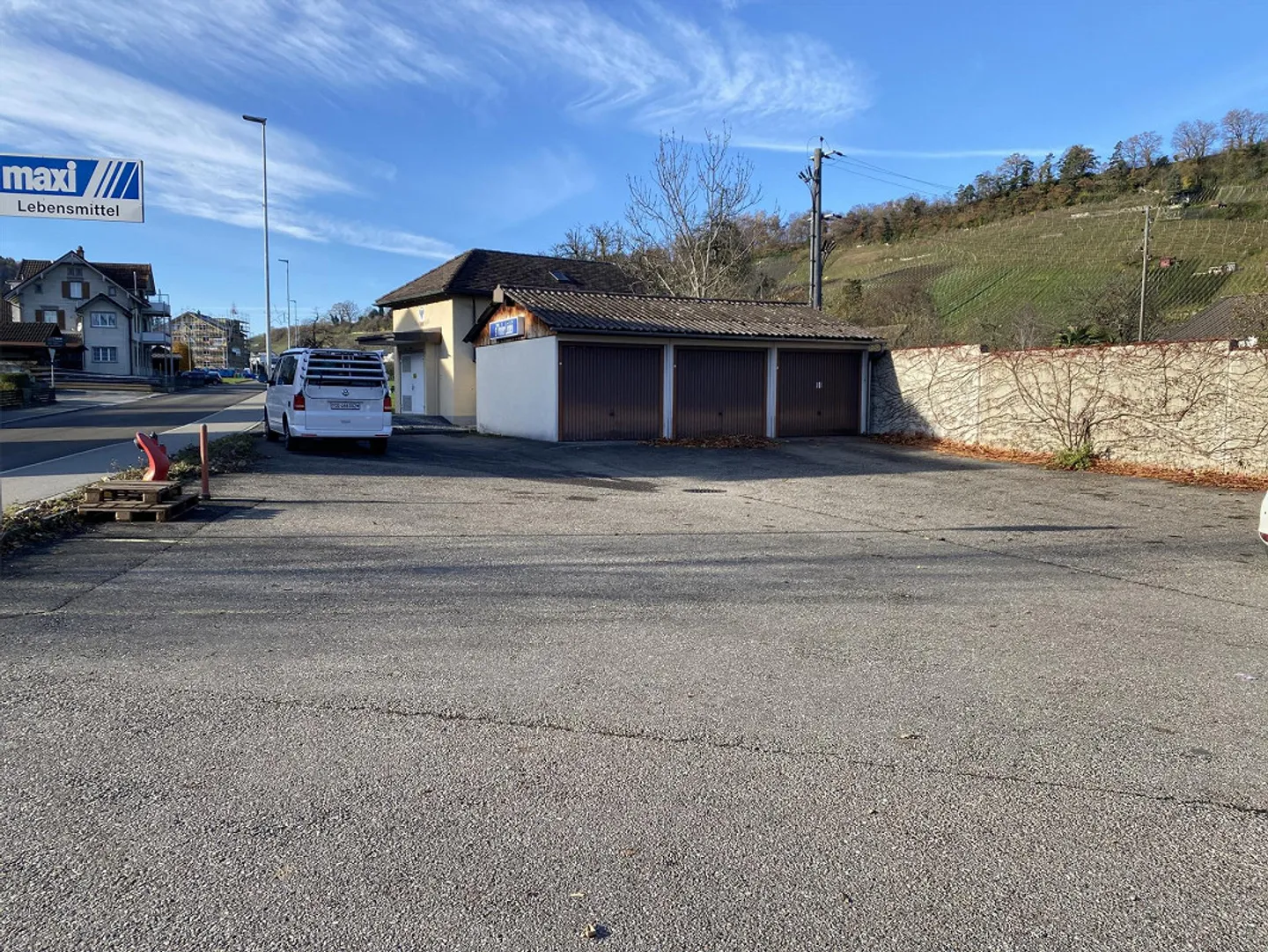 Espace commercial/de stockage de 160 m2 avec un maximum de 627 m2 d'espace extérieur/de stationnement - Photo 6 sur 9