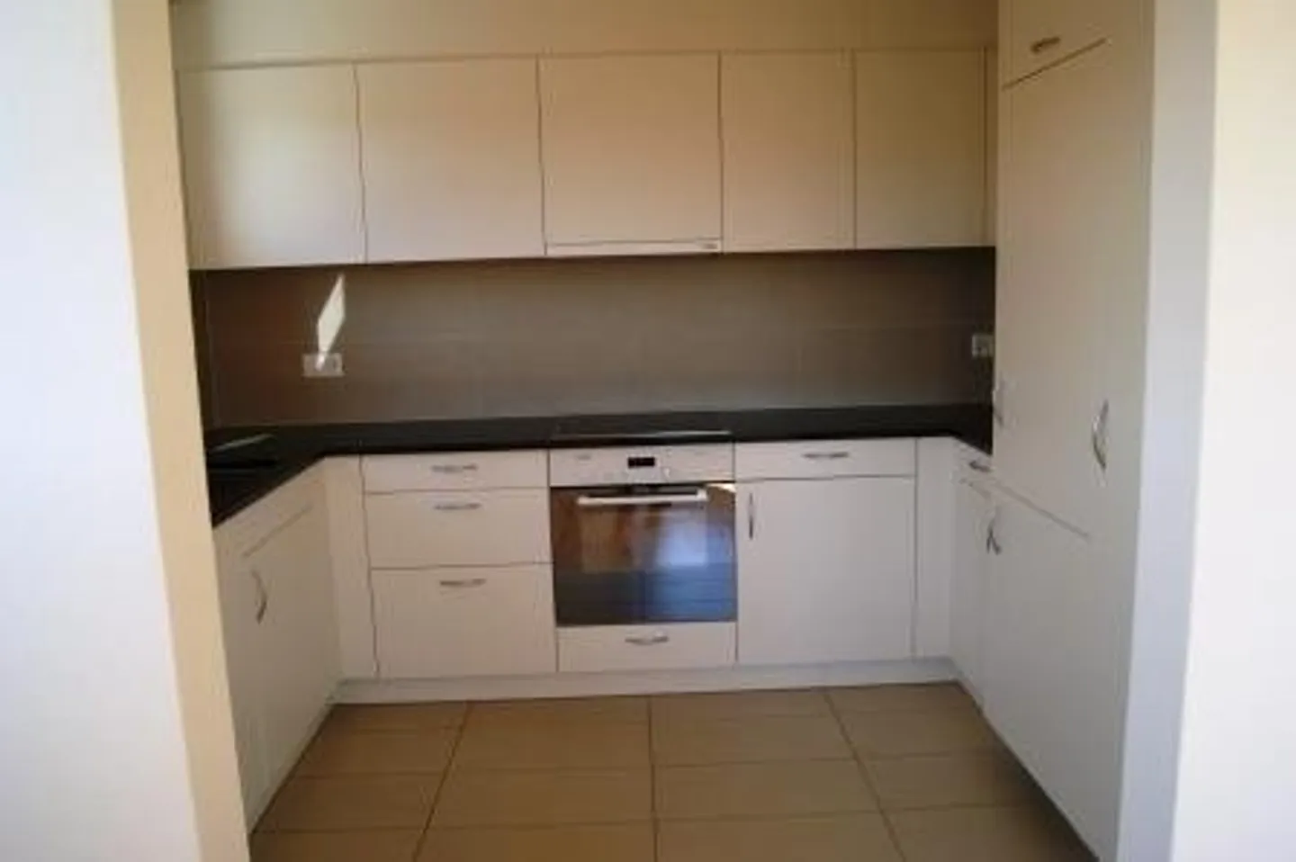 Appartamento spazioso e luminoso di 3.5 stanze - Foto 1 di 9