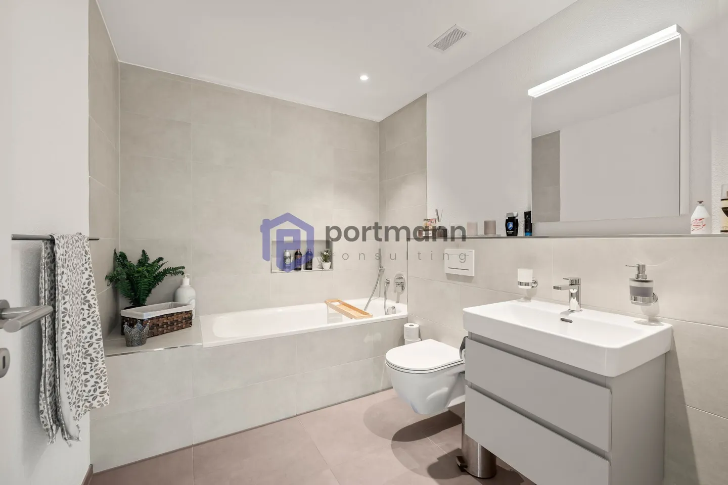 Exclusive penthouse apartment in top condition with some highlights - Photo 7 of 16