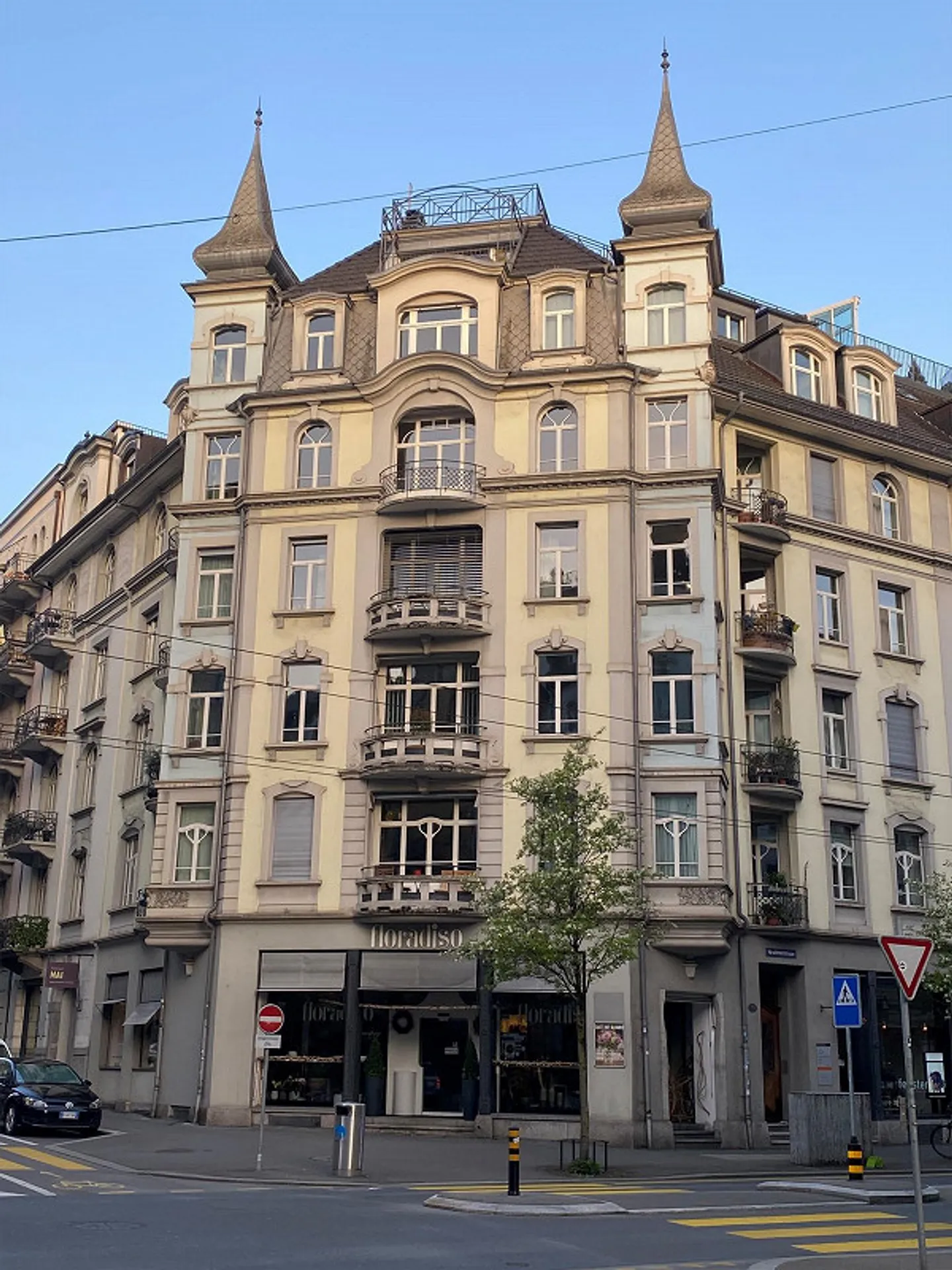 Charmante 3-Zimmer-Altbauwohnung im Herzen der Stadt Luzern - Photo 1 of 8