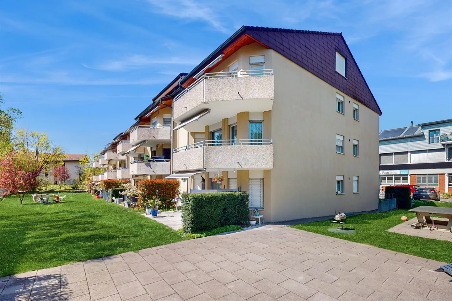 Garage privé dans un quartier résidentiel calme - Photo 2 sur 2