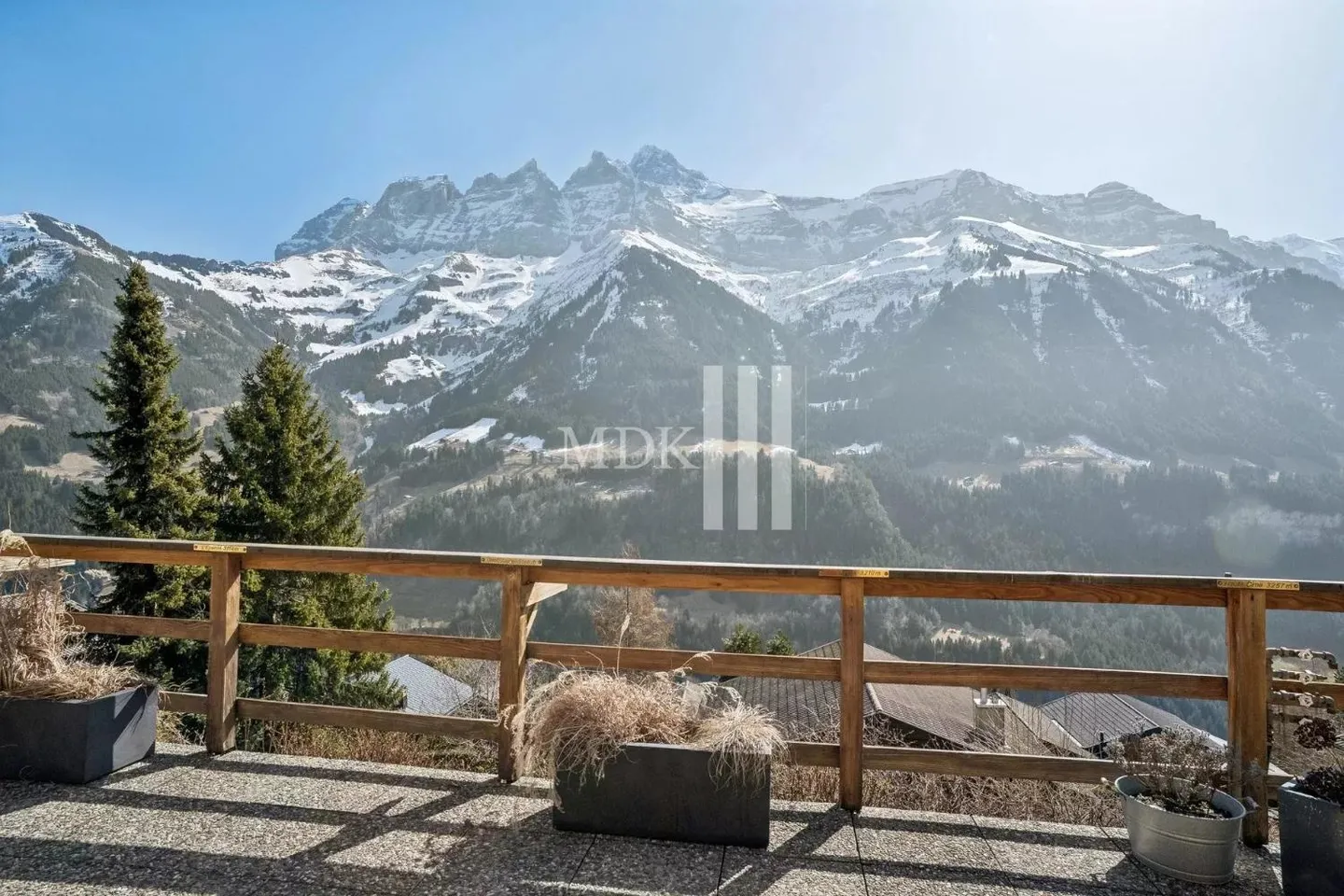 Chalet 5.5 rooms - Photo 1 of 13