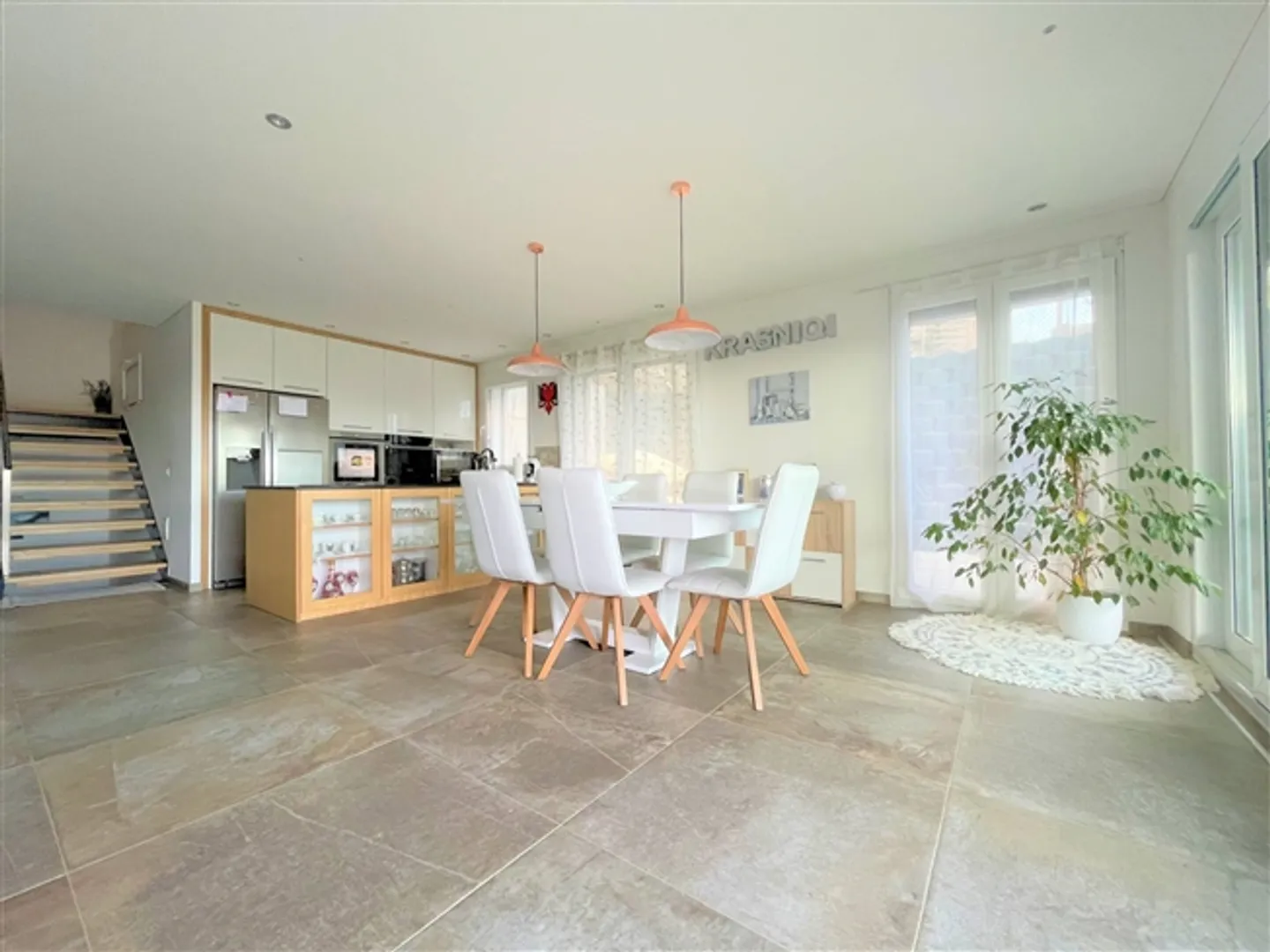 Geräumige Wohnung mit Seeblick - Foto 3 von 13