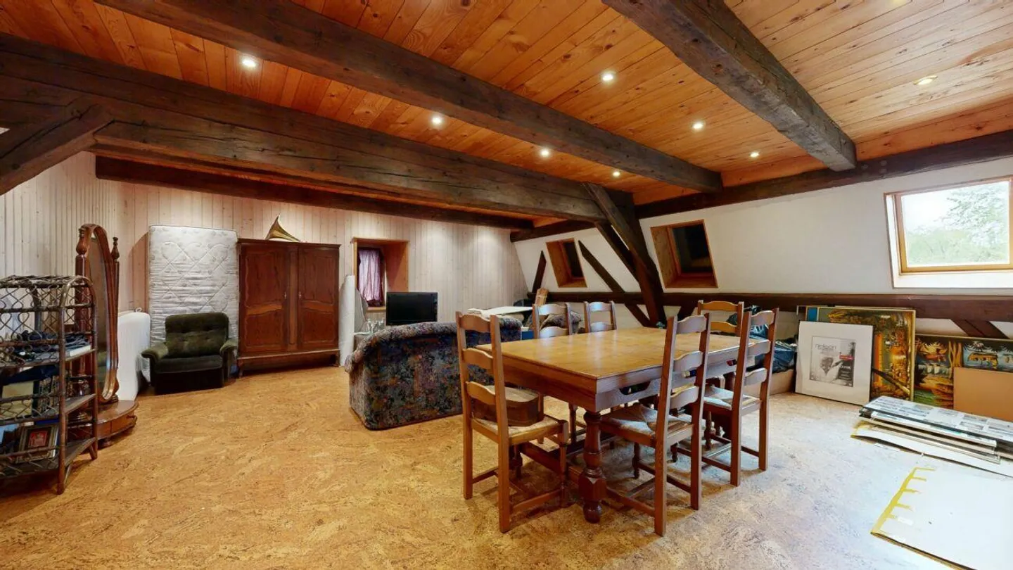 Spacious Hotel / Restaurant in a Central Location - Photo 11 of 21